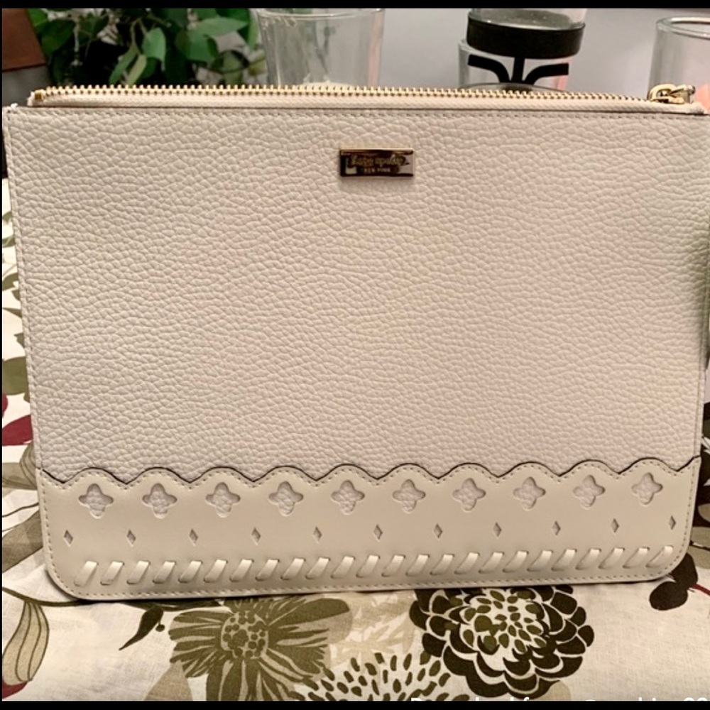 Authentic Kate spade perforated leather Lg pouch🌸